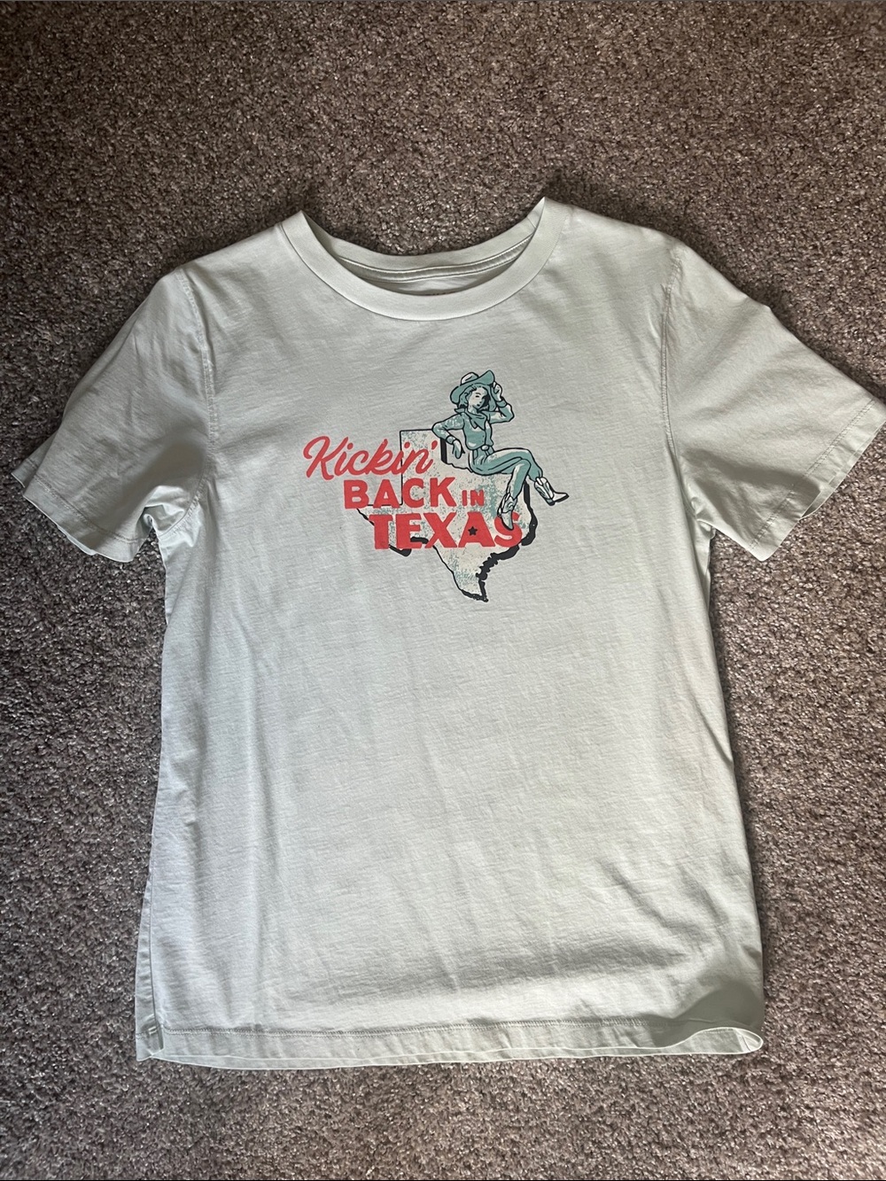 Tecovas Mint Green ‘Kickin' Back in Texas' Graphic Tee with Red and Teal Print
